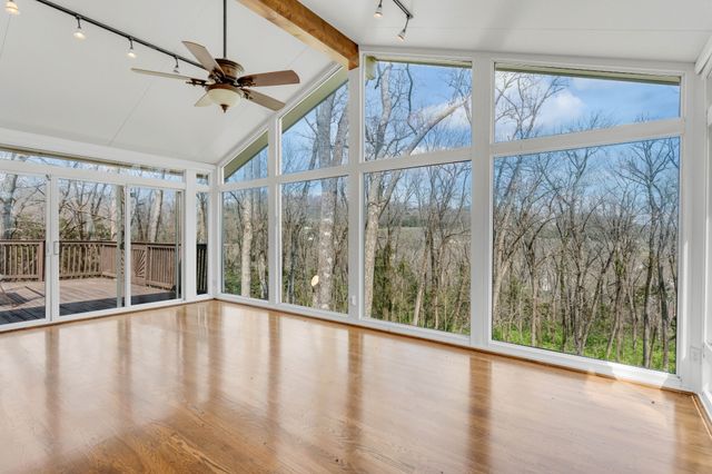 877 Hillhaven Ct, Nashville, TN 37220