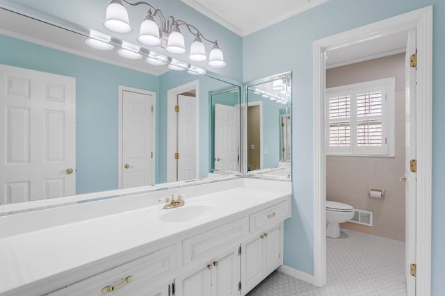 877 Hillhaven Ct, Nashville, TN 37220