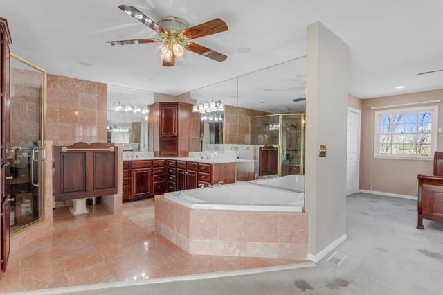 877 Hillhaven Ct, Nashville, TN 37220