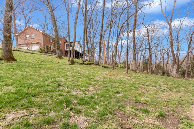 877 Hillhaven Ct, Nashville, TN 37220