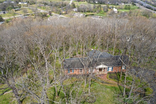 877 Hillhaven Ct, Nashville, TN 37220