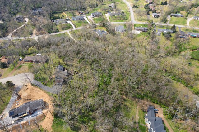 877 Hillhaven Ct, Nashville, TN 37220