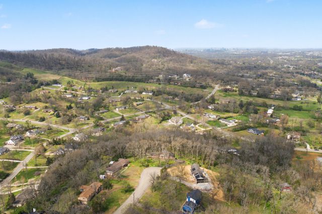 877 Hillhaven Ct, Nashville, TN 37220