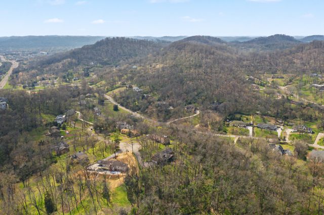 877 Hillhaven Ct, Nashville, TN 37220