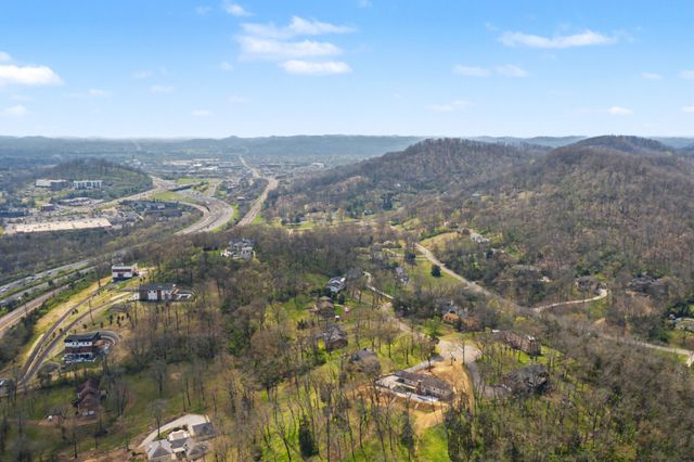 877 Hillhaven Ct, Nashville, TN 37220