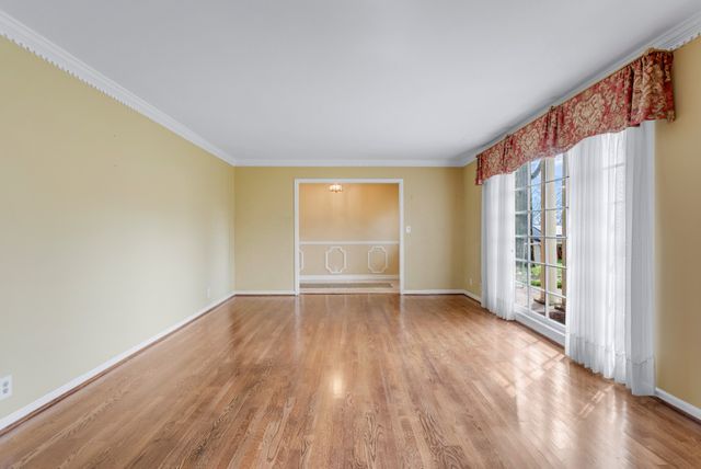 877 Hillhaven Ct, Nashville, TN 37220