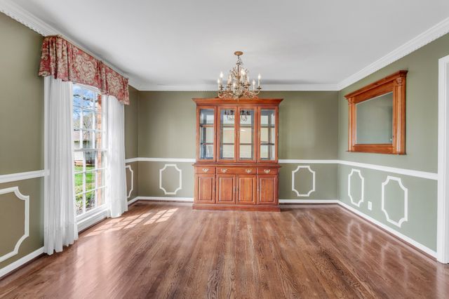 877 Hillhaven Ct, Nashville, TN 37220