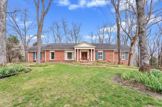 877 Hillhaven Ct, Nashville, TN 37220
