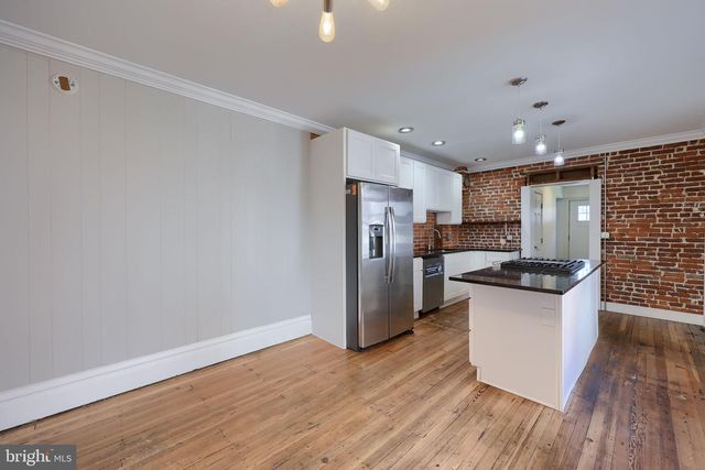 132 N BROAD ST, Lancaster, PA 17602