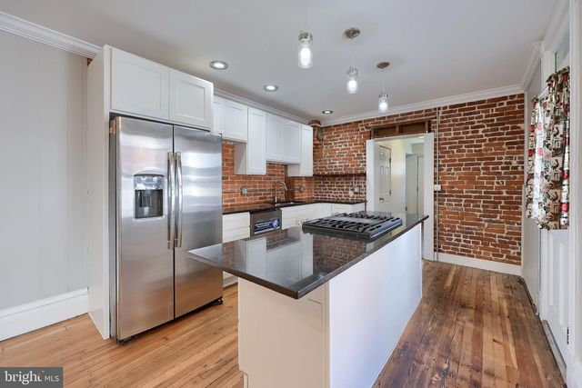 132 N BROAD ST, Lancaster, PA 17602