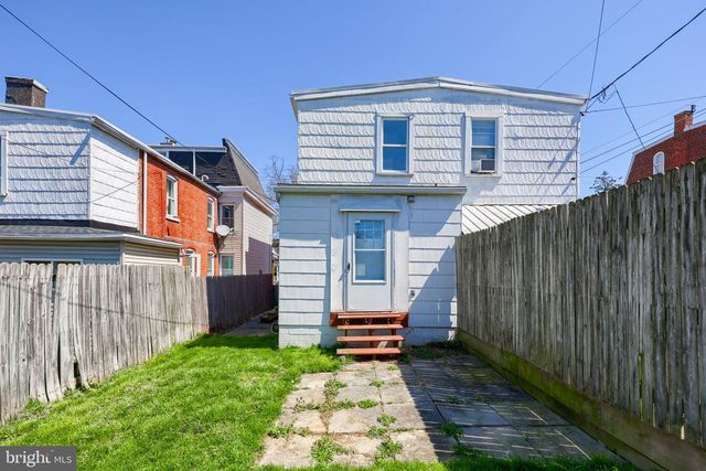 132 N BROAD ST, Lancaster, PA 17602