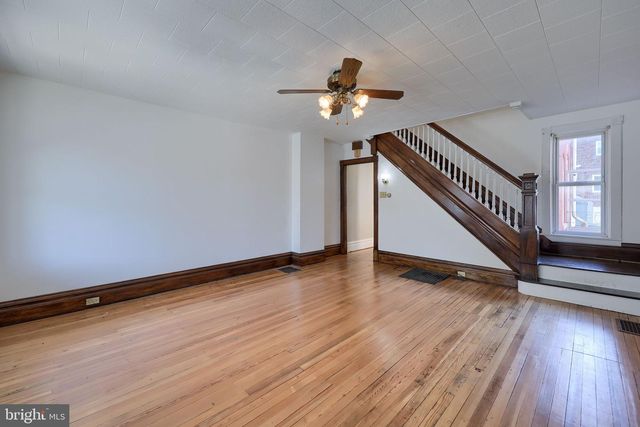 132 N BROAD ST, Lancaster, PA 17602