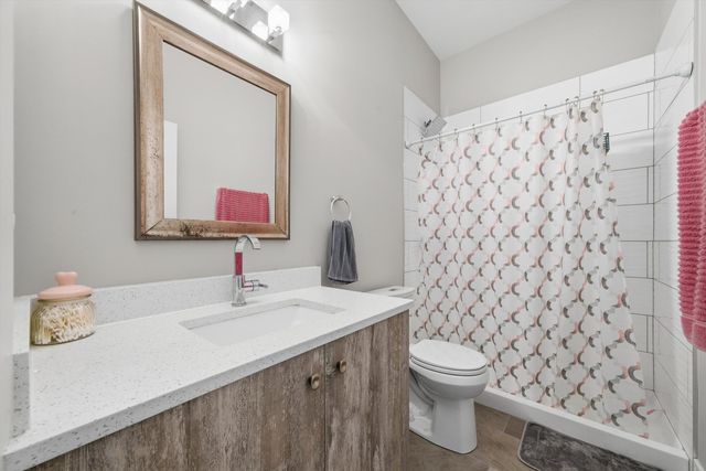 2045 N La Crosse Avenue, Chicago, IL 60639