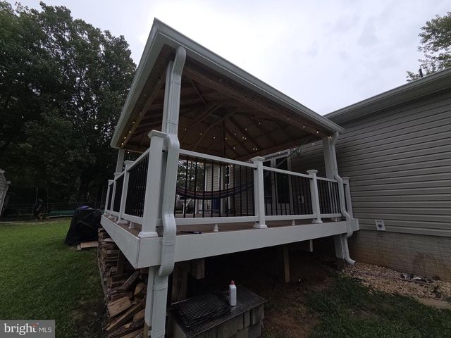 6113 WINDSOR DR, Fredericksburg, VA 22407