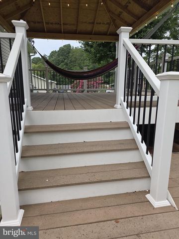 6113 WINDSOR DR, Fredericksburg, VA 22407