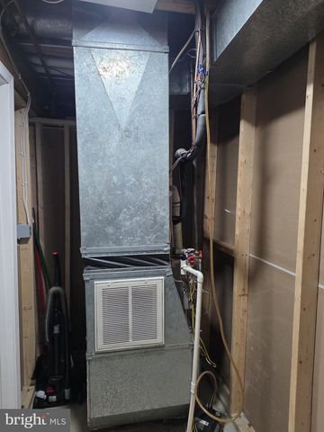 6113 WINDSOR DR, Fredericksburg, VA 22407