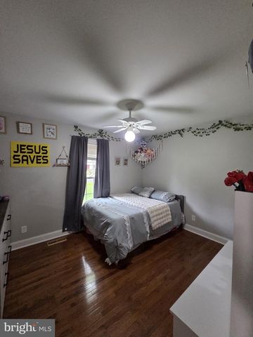 6113 WINDSOR DR, Fredericksburg, VA 22407