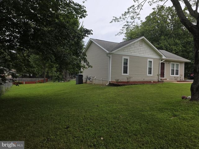 6113 WINDSOR DR, Fredericksburg, VA 22407