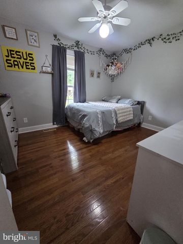 6113 WINDSOR DR, Fredericksburg, VA 22407
