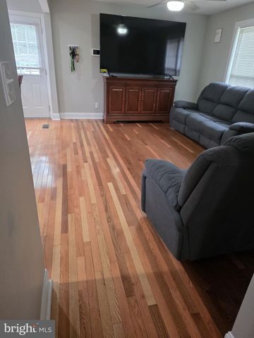 6113 WINDSOR DR, Fredericksburg, VA 22407