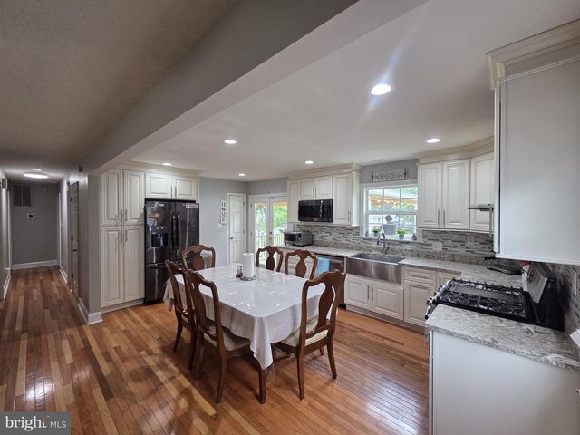 6113 WINDSOR DR, Fredericksburg, VA 22407