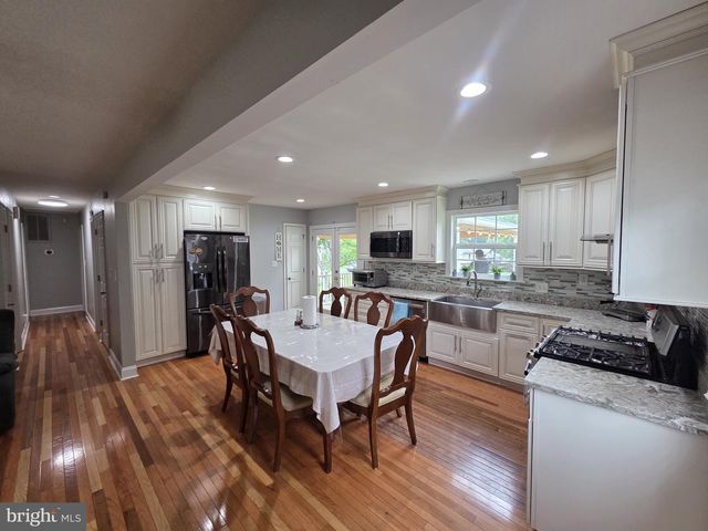 6113 WINDSOR DR, Fredericksburg, VA 22407