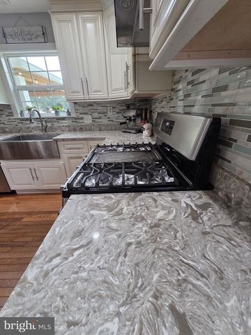 6113 WINDSOR DR, Fredericksburg, VA 22407