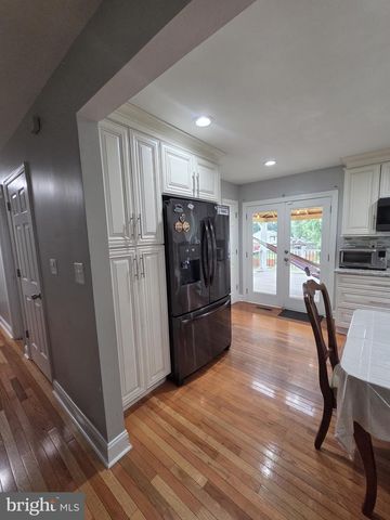 6113 WINDSOR DR, Fredericksburg, VA 22407