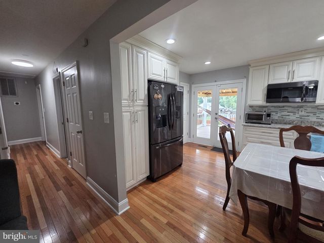 6113 WINDSOR DR, Fredericksburg, VA 22407