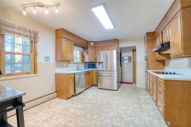 4308 EMMET Drive, Erie, PA 16511