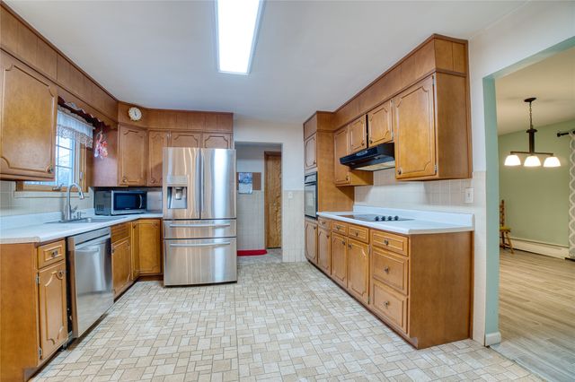 4308 EMMET Drive, Erie, PA 16511