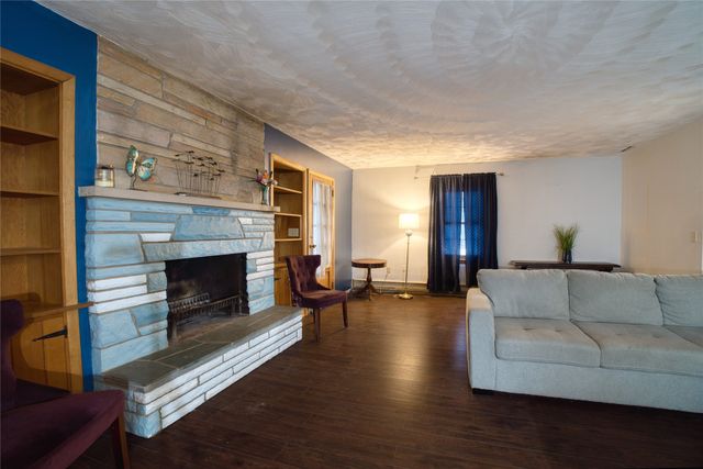 4308 EMMET Drive, Erie, PA 16511