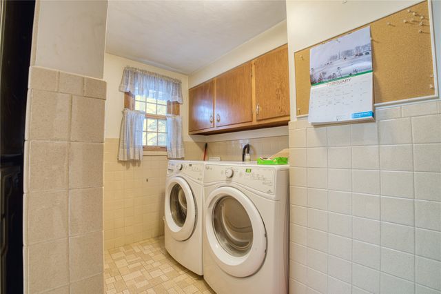 4308 EMMET Drive, Erie, PA 16511