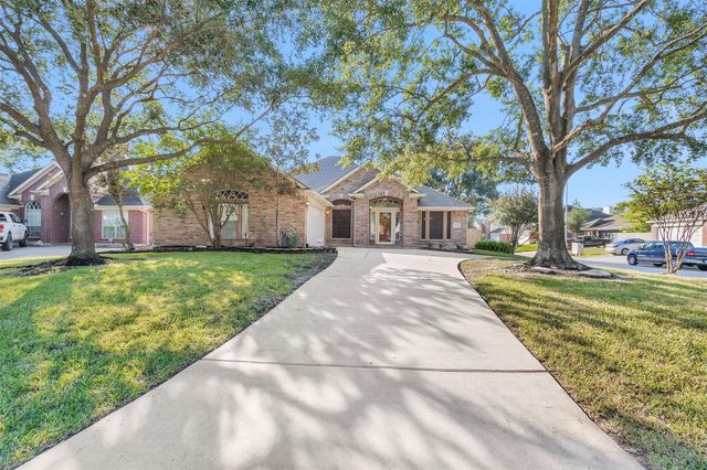 2615 Honeysuckle Walk, Spring, TX 77388