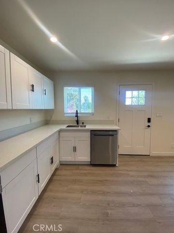 7713 Woodhall Ave, Canoga Park (los Angeles), CA 91304