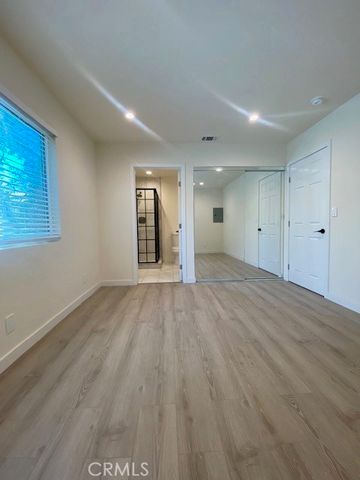 7713 Woodhall Ave, Canoga Park (los Angeles), CA 91304