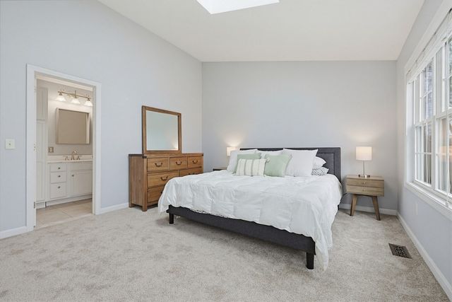 18 Azalea Ln 18, Grafton, MA 01519