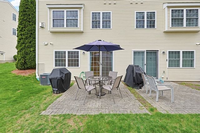 18 Azalea Ln 18, Grafton, MA 01519