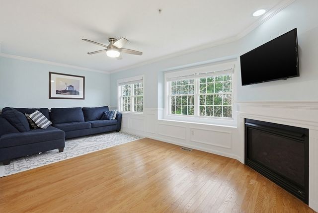 18 Azalea Ln 18, Grafton, MA 01519