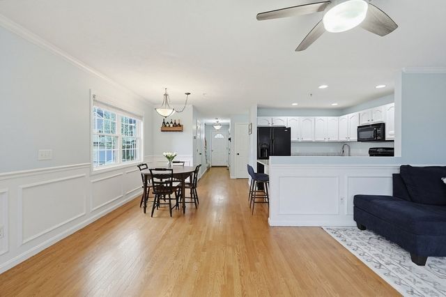 18 Azalea Ln 18, Grafton, MA 01519