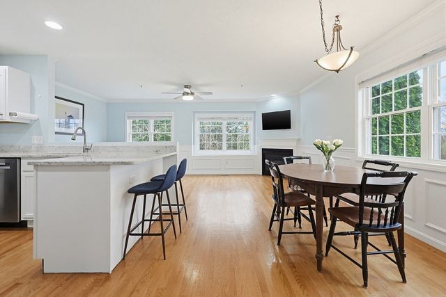 18 Azalea Ln 18, Grafton, MA 01519