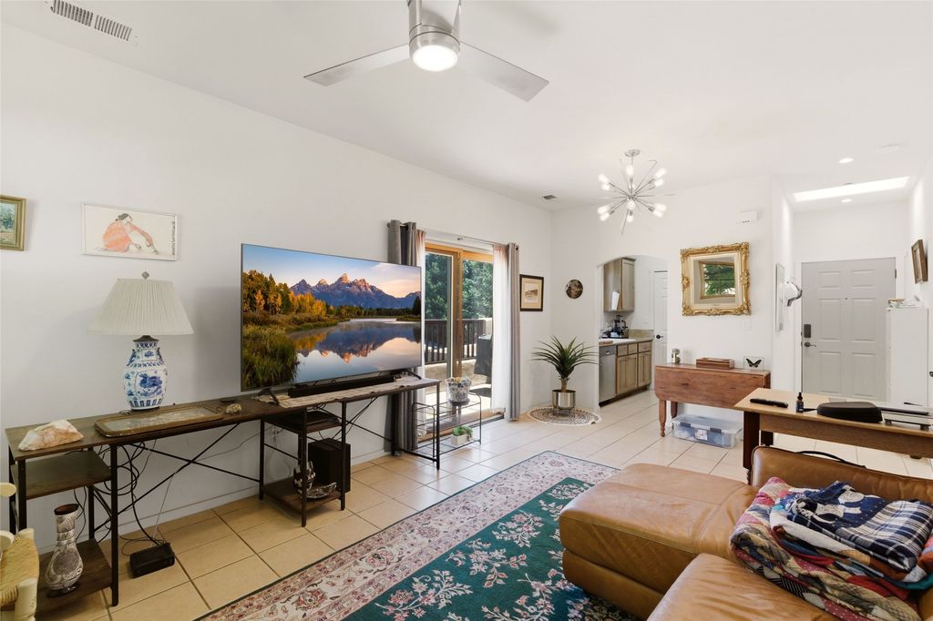 601 W San Mateo 202, Santa Fe, NM 87505