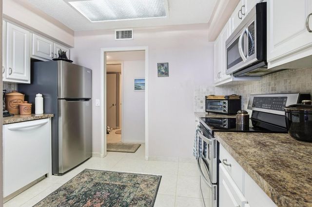 126 Lakeshore Drive 526, North Palm Beach, FL 33408