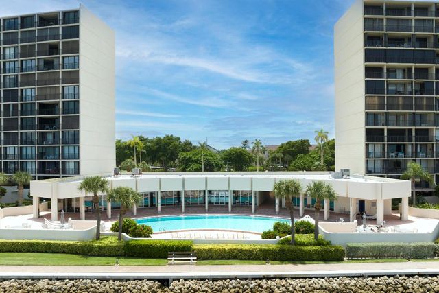 126 Lakeshore Drive 526, North Palm Beach, FL 33408