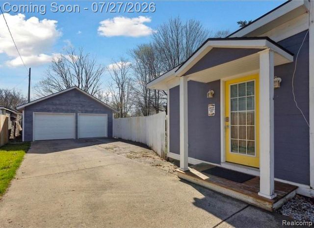 614 N Saginaw Street, Owosso, MI 48867