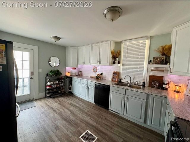 614 N Saginaw Street, Owosso, MI 48867