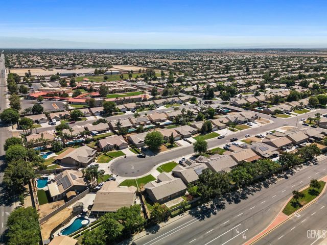 12200 Verdelho Avenue, Bakersfield, CA 93312