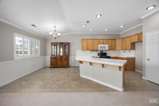 12200 Verdelho Avenue, Bakersfield, CA 93312