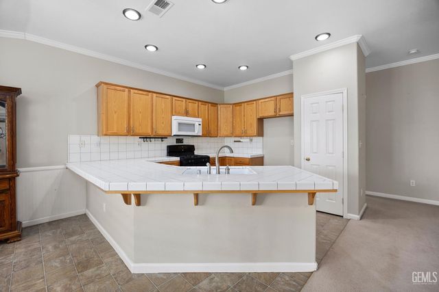 12200 Verdelho Avenue, Bakersfield, CA 93312