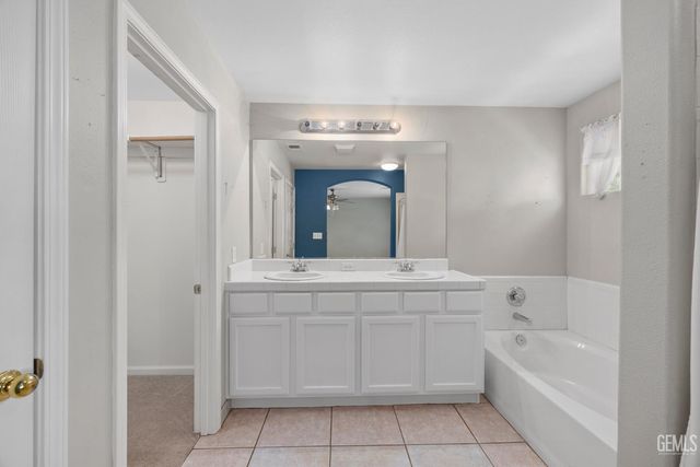 12200 Verdelho Avenue, Bakersfield, CA 93312